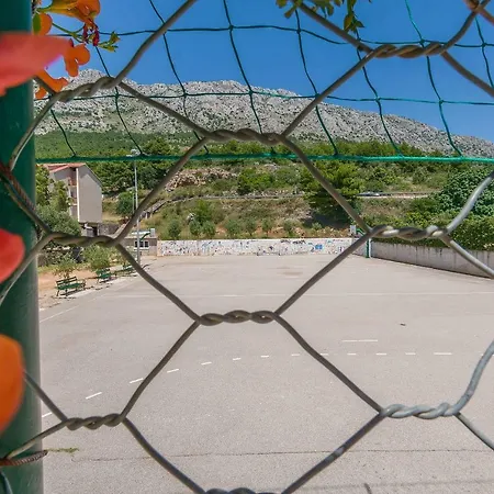 Mila * Omiš